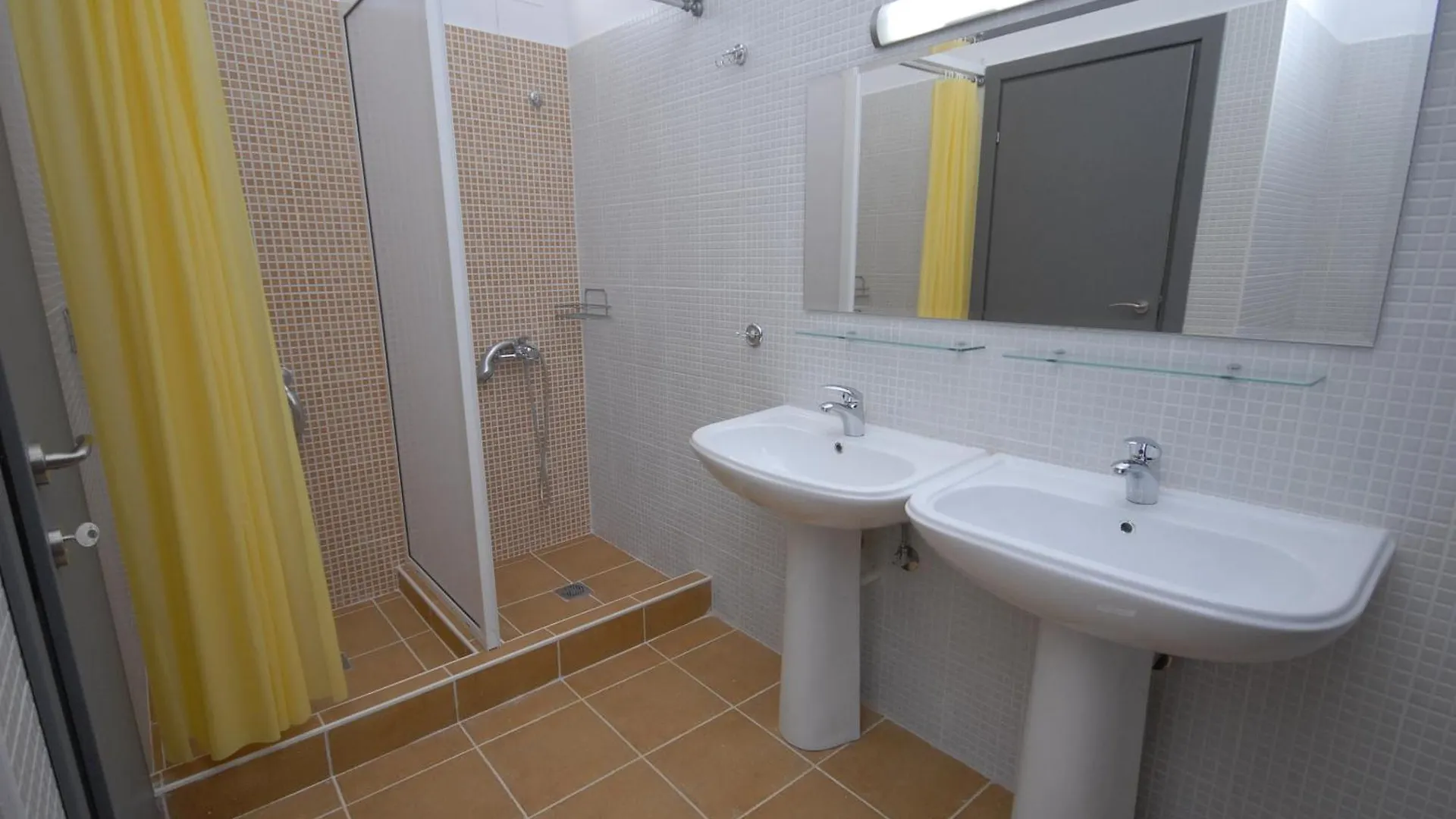 Rent Rooms Thessaloniki  Πανσιόν