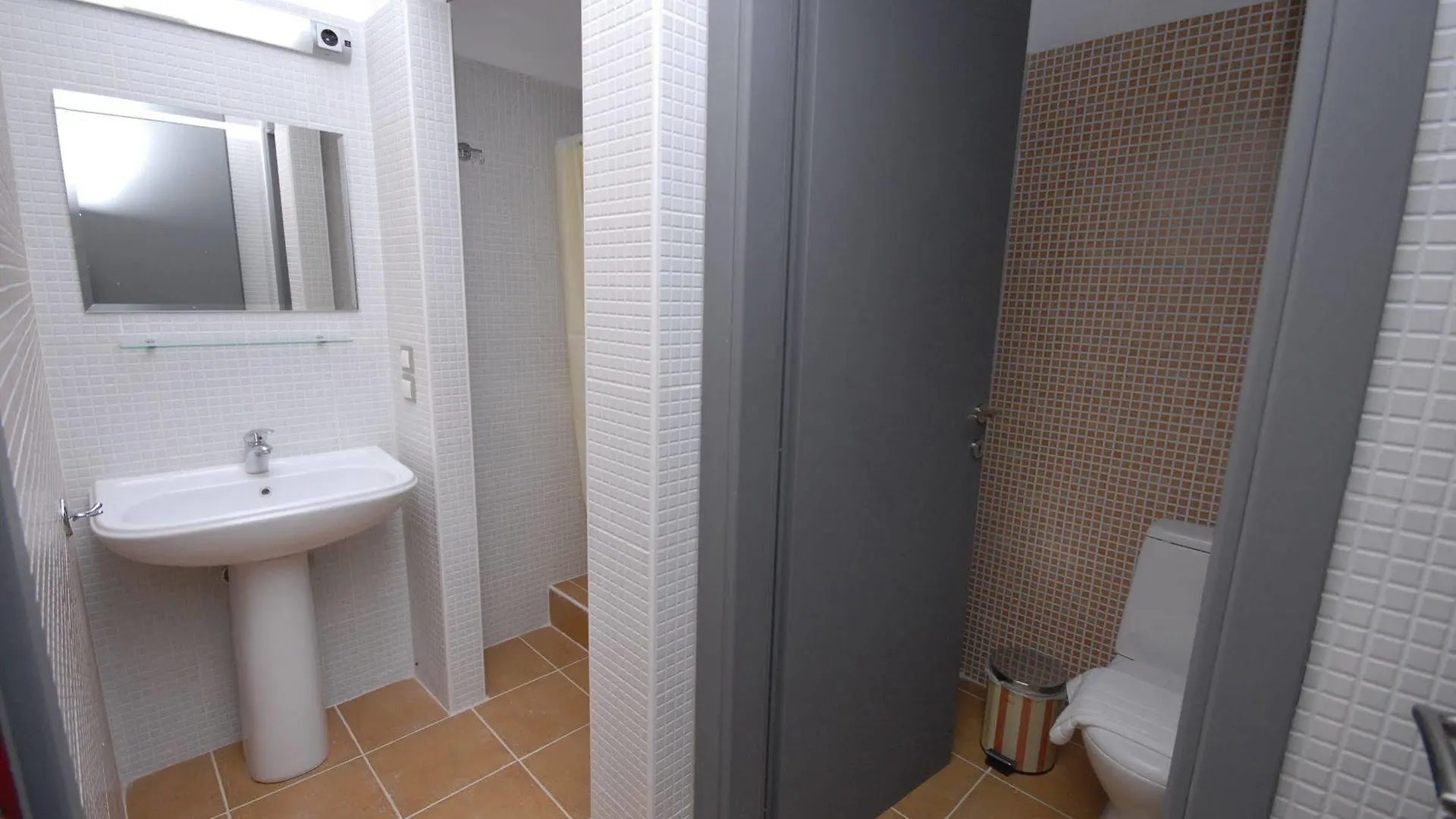 *** Penzion Rentrooms Soluň Řecko
